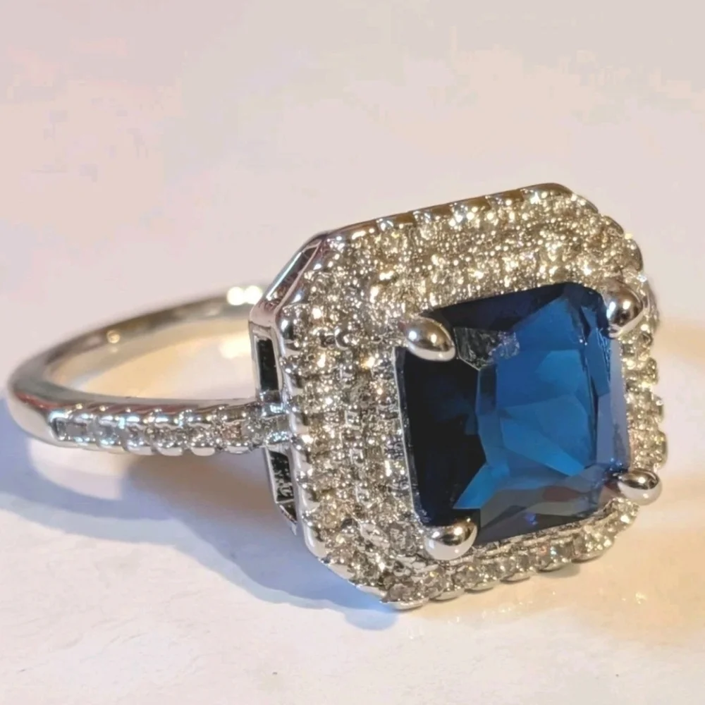 Dazzling Deep Blue Sapphire and Silvery Halo Ring Sz 10